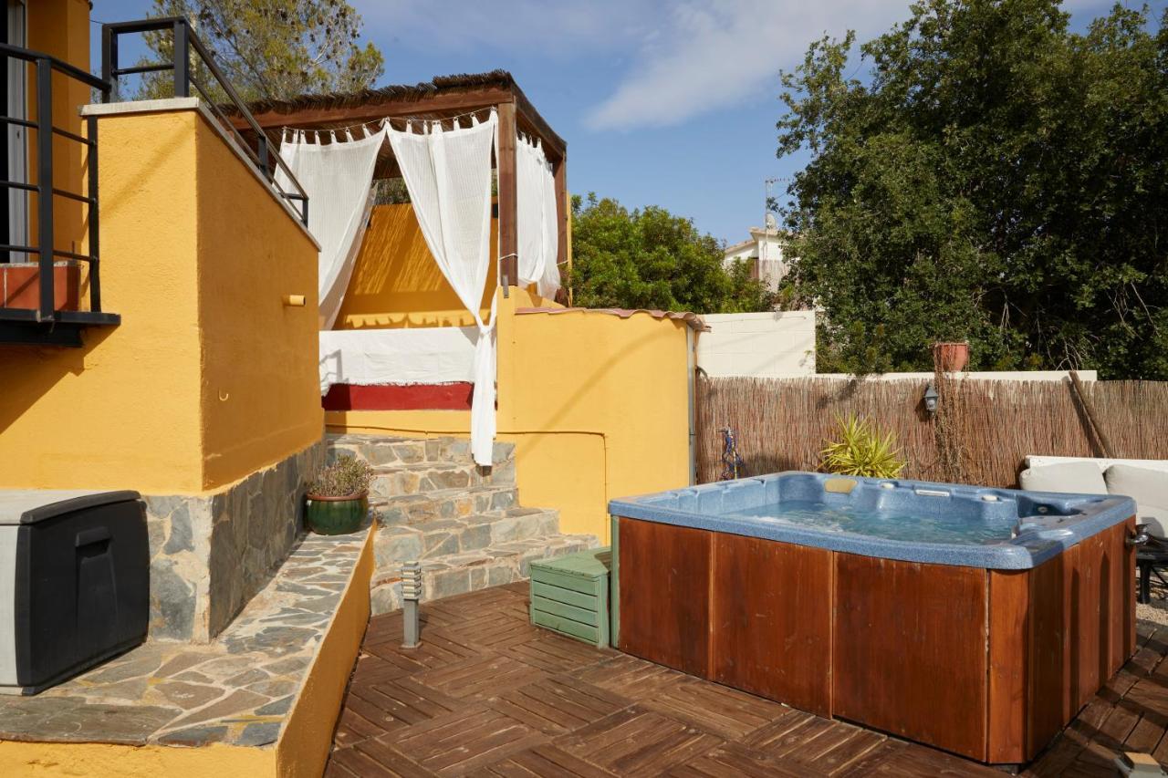 Amazing Vila Close To Sitges, Jacuzzi, Swimming Pool & Exellent Views 올리벨라 외부 사진