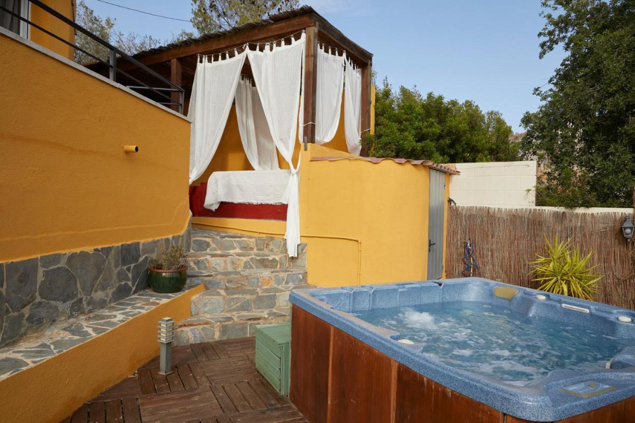 Amazing Vila Close To Sitges, Jacuzzi, Swimming Pool & Exellent Views 올리벨라 외부 사진